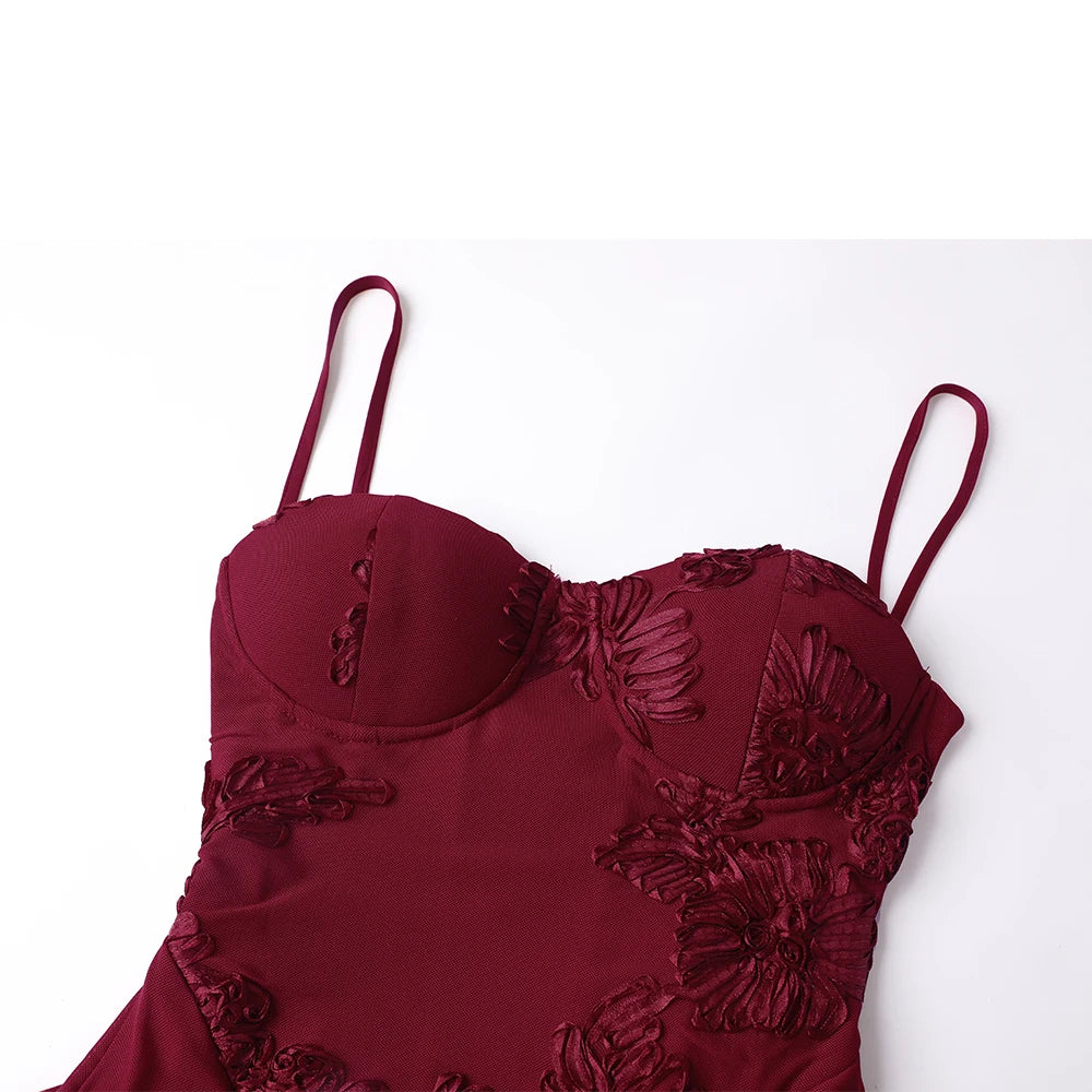 שמלת מקסי סטרפלס ארוכה בעיצוב מינימלסטית עם קו נקי - דגם אלמוג